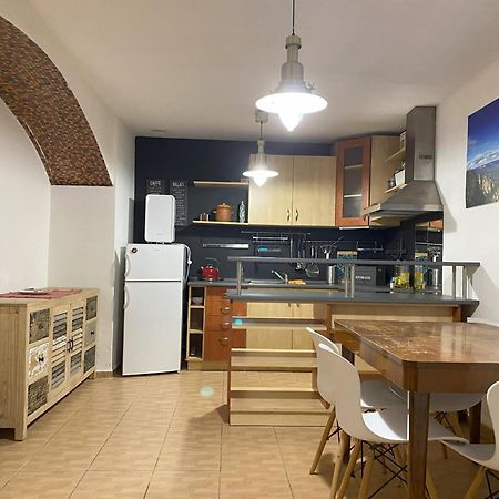 Cozy Garden Apartment In The Heart Of Prag Exteriör bild