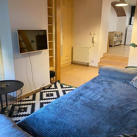 Cozy Garden Apartment In The Heart Of Prag Exteriör bild