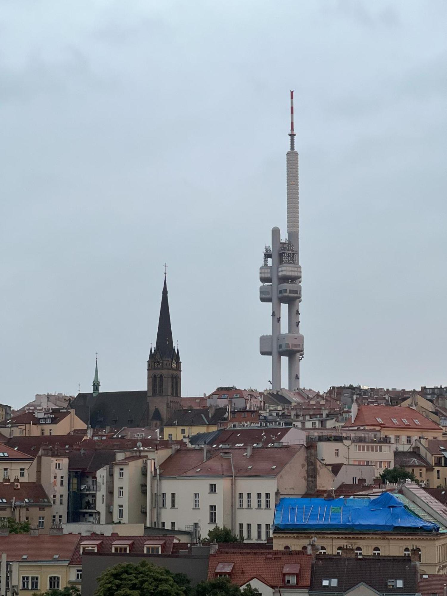 Cozy Garden Apartment In The Heart Of Prag Exteriör bild