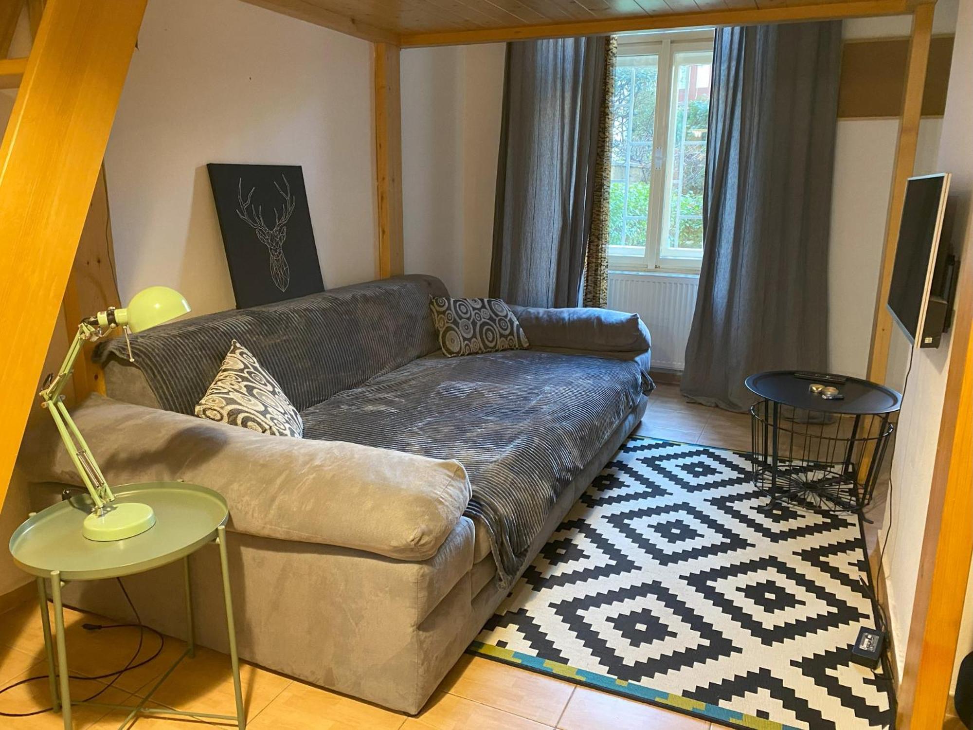Cozy Garden Apartment In The Heart Of Prag Exteriör bild